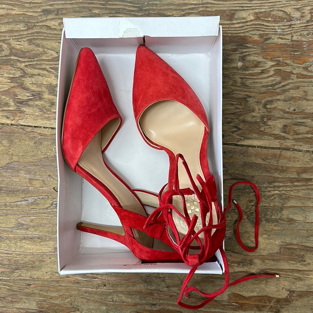 Never worn Vince Camuto heels size 10